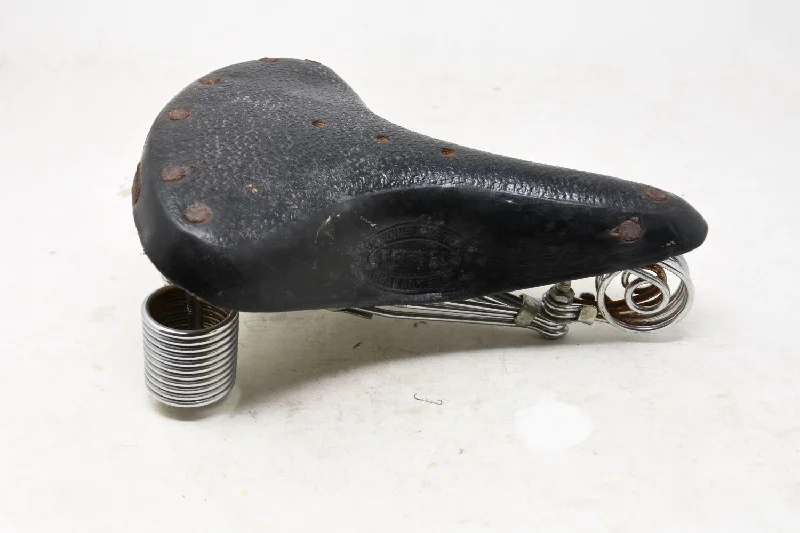 bicycle safety light-VINTAGE ROADSTER BIKE SEAT BLACK LEATHER EFFECT ANTIQUE LOOKING SPRUNG SADDLE TARNISHED DISPLAY USE